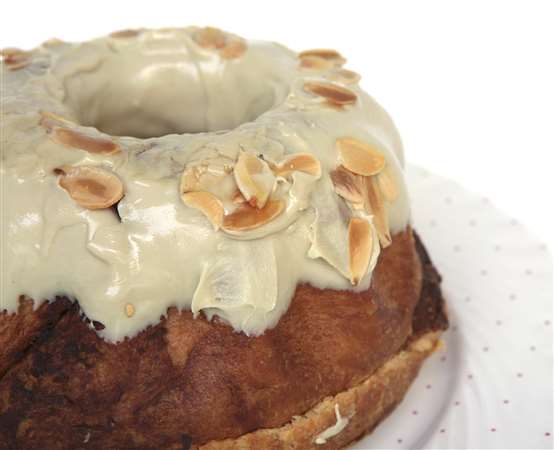 Halawa El Rashidi El Mizan tart with cream 